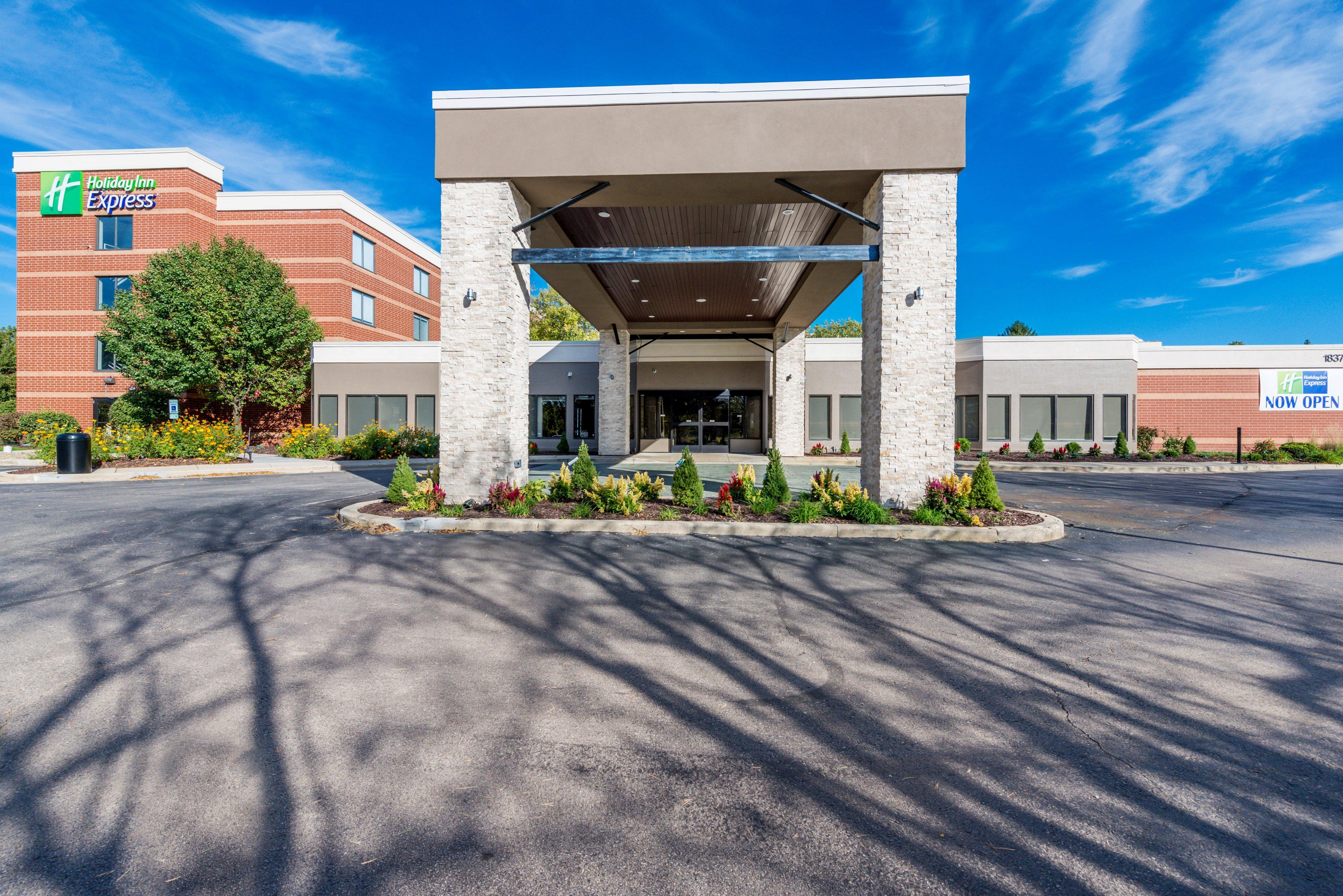 Holiday Inn Express Naperville By Ihg Esterno foto
