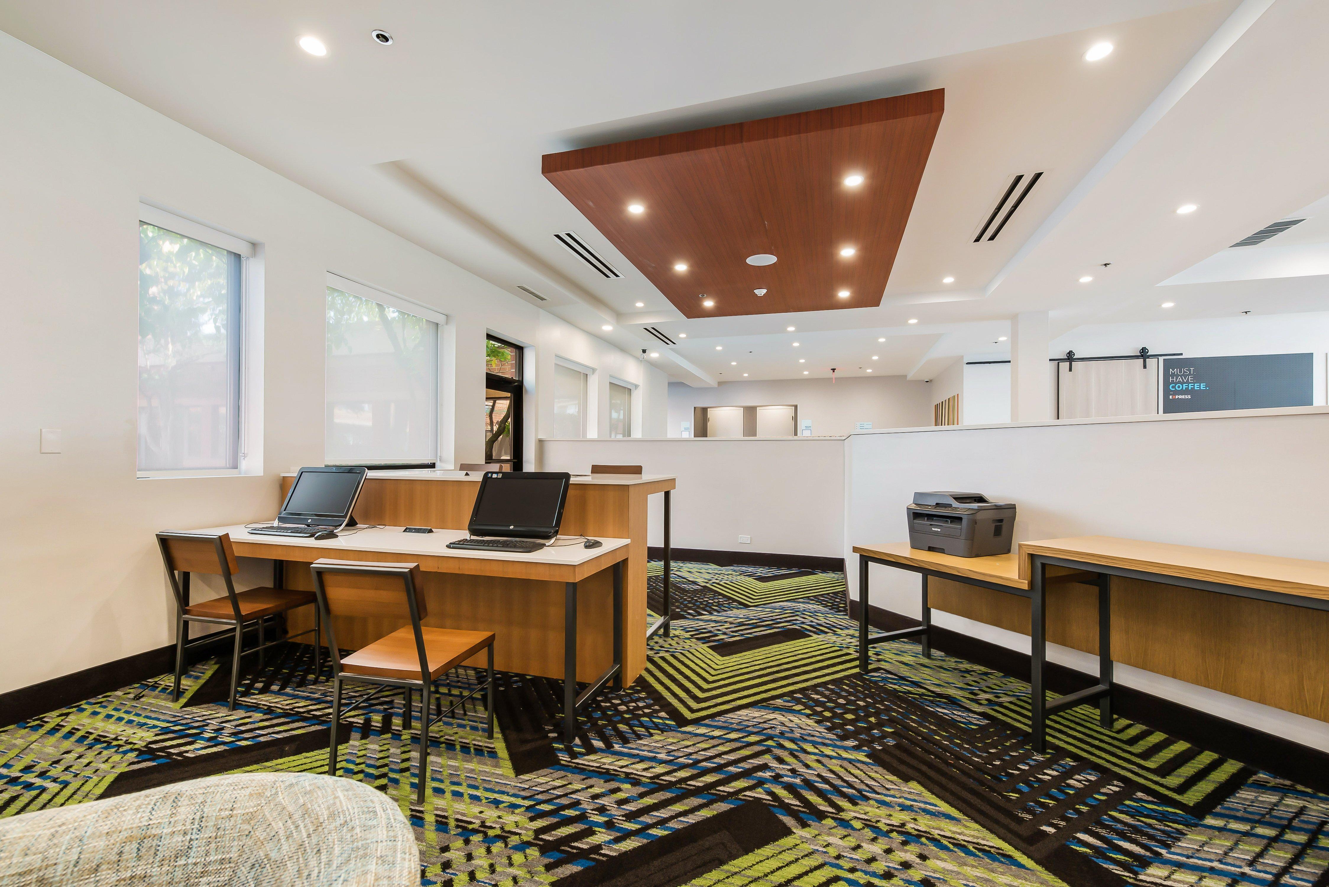 Holiday Inn Express Naperville By Ihg Esterno foto