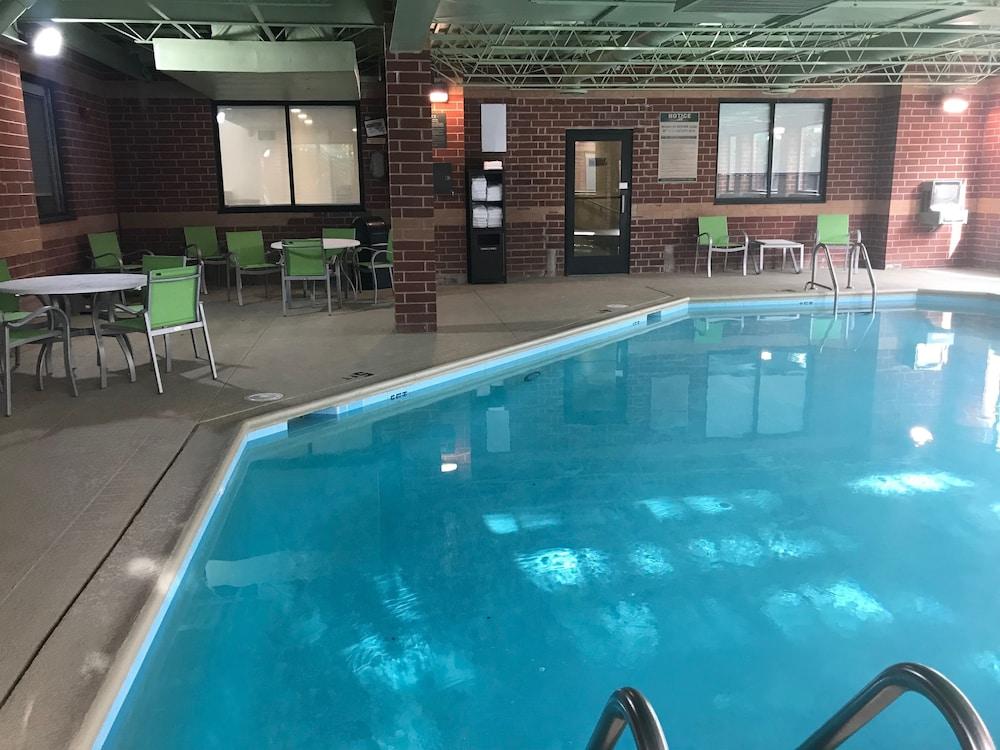 Holiday Inn Express Naperville By Ihg Esterno foto