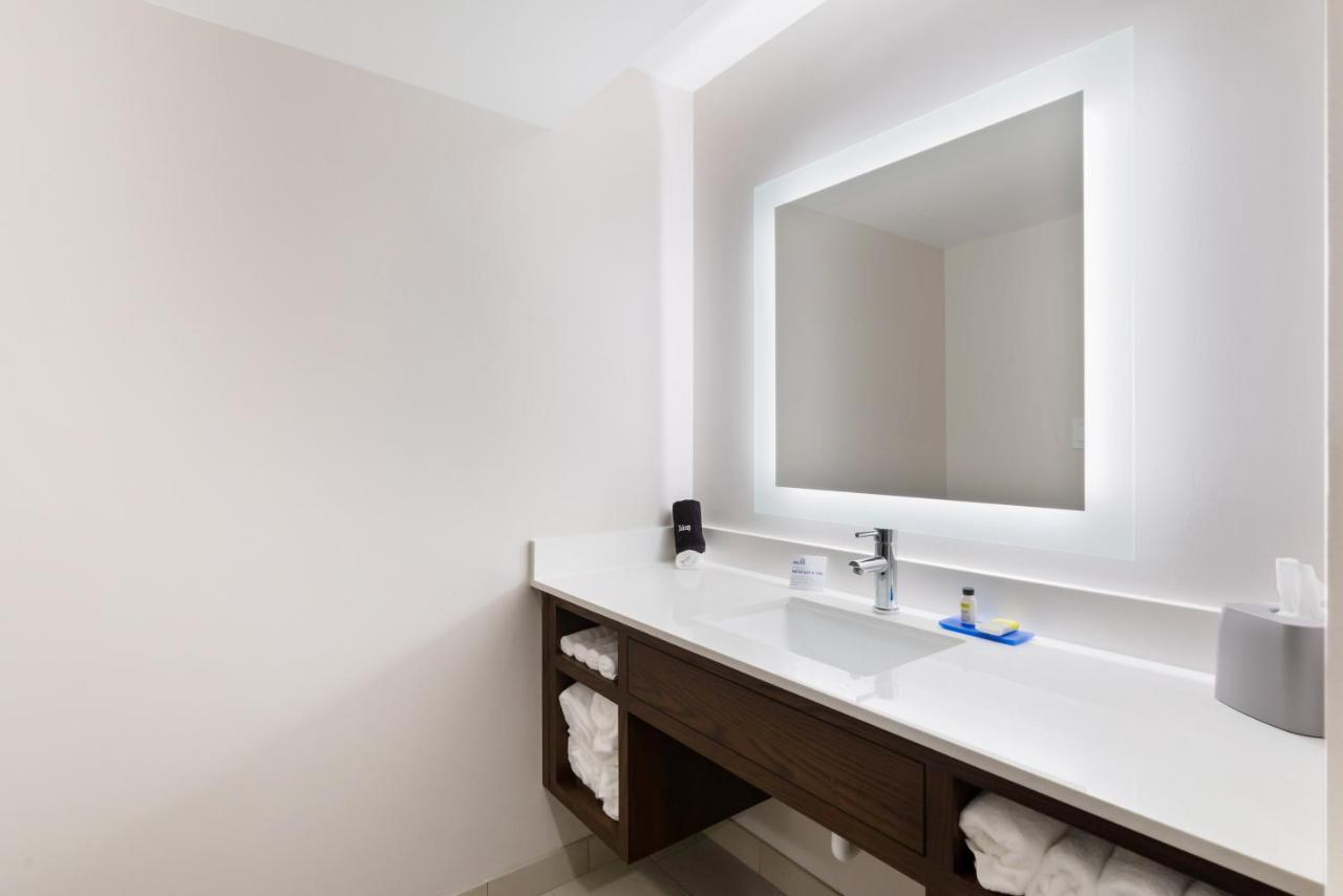 Holiday Inn Express Naperville By Ihg Esterno foto